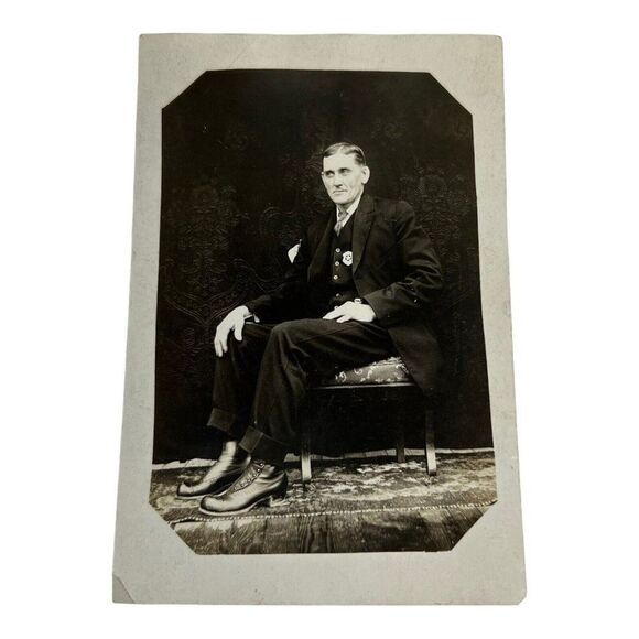 Vintage Antique Photo of Man Post Card Cabinet Card Suit in Chair Professional - Picture 1 of 3